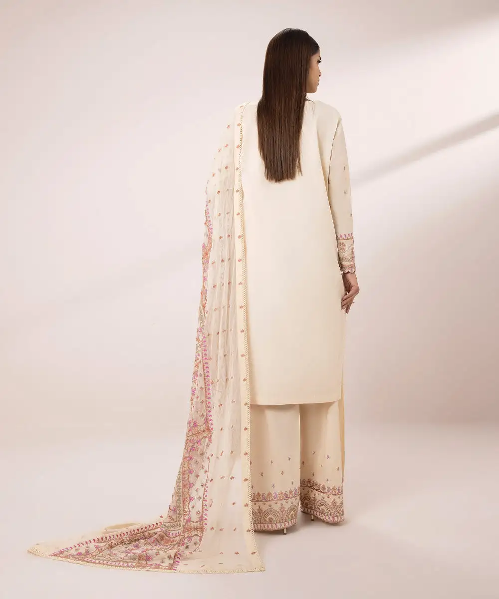 3 Piece - Embroidered Lawn Suit