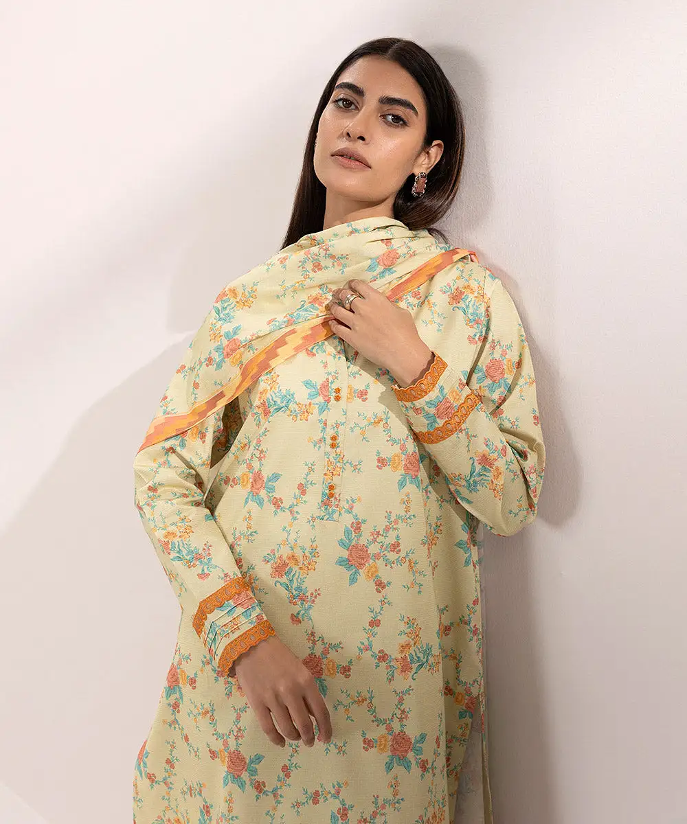 3 Piece - Embroidered Zari Lawn Suit